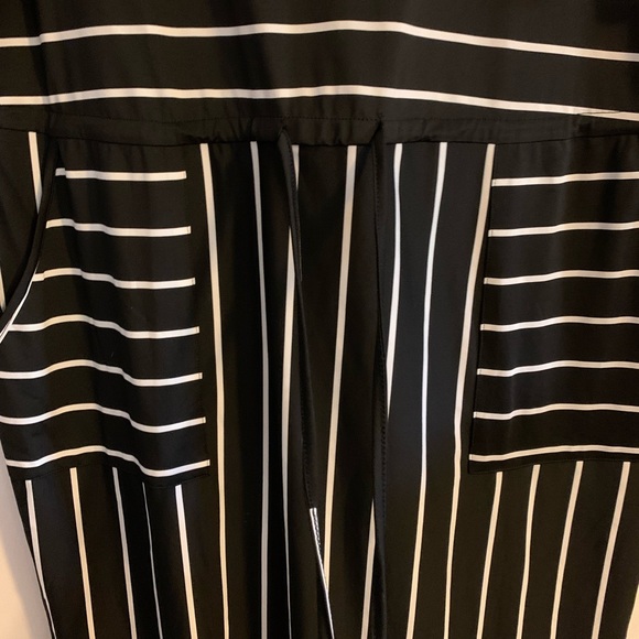 Emery Rose Black Stripped Dress - Picture 3 of 3